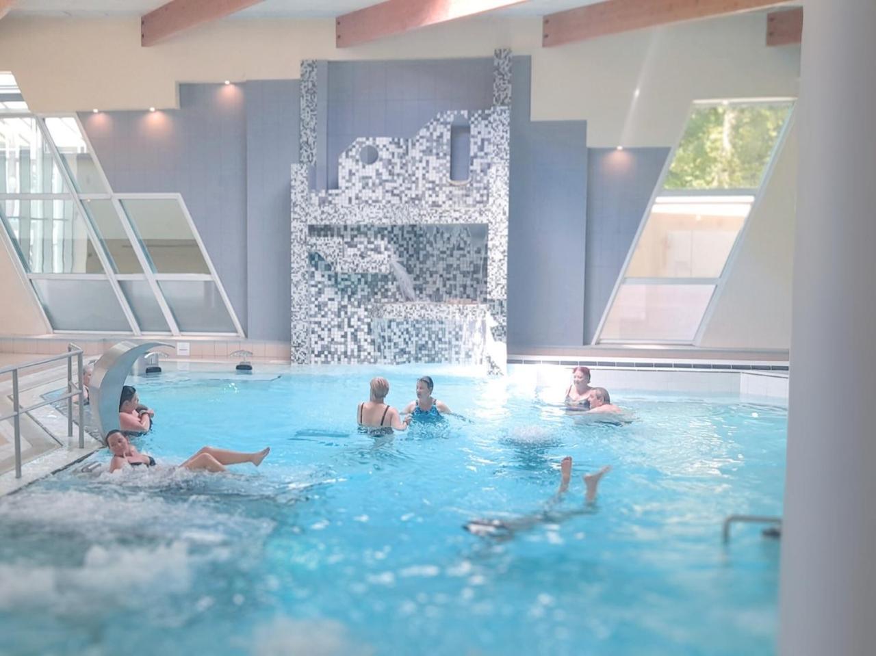 Grand Hotel De Bourbon-Lancy - Spa Et Restaurant - Logis 외부 사진