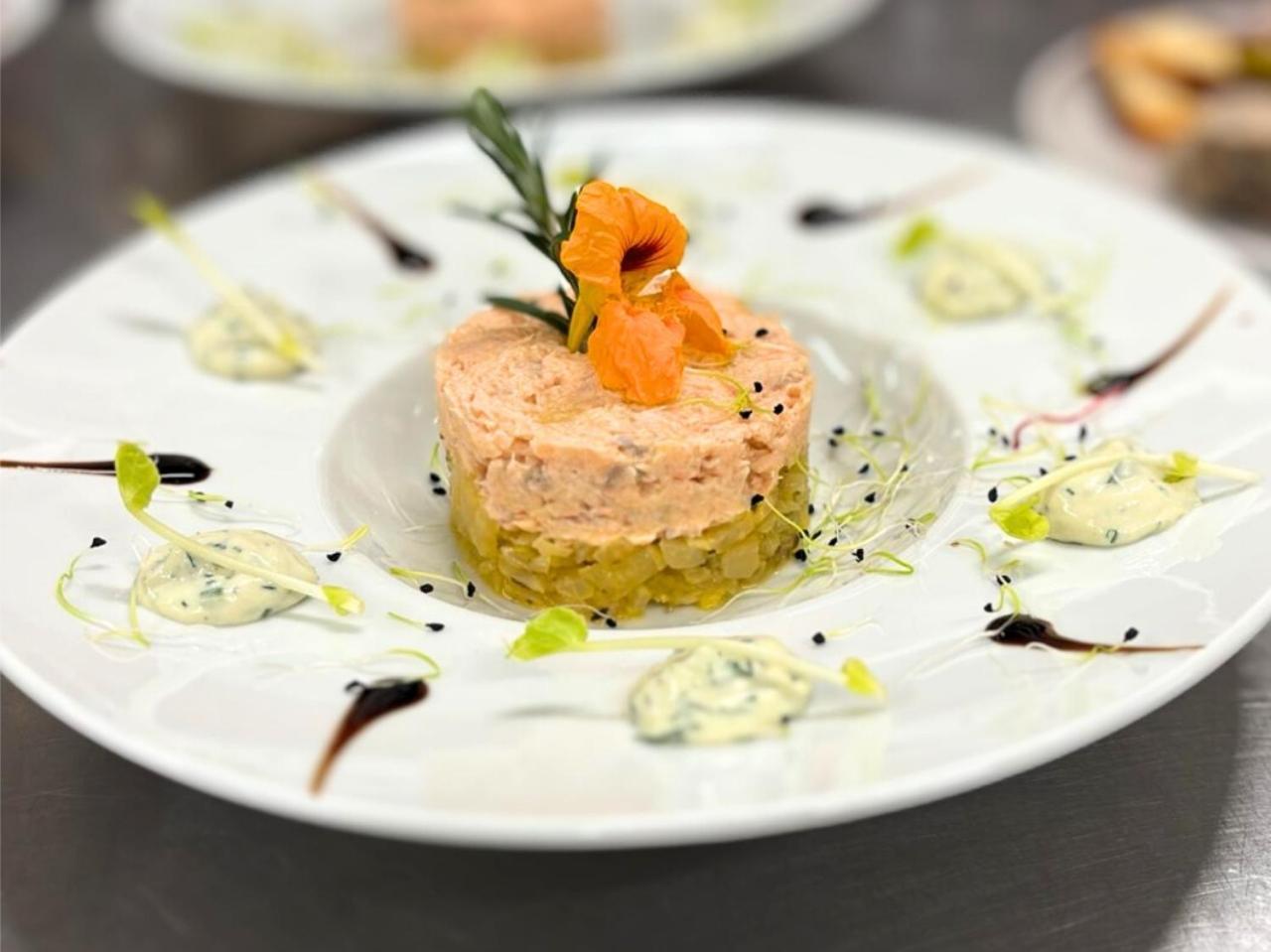 Grand Hotel De Bourbon-Lancy - Spa Et Restaurant - Logis 외부 사진