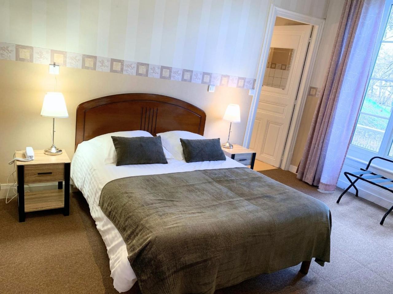 Grand Hotel De Bourbon-Lancy - Spa Et Restaurant - Logis 외부 사진