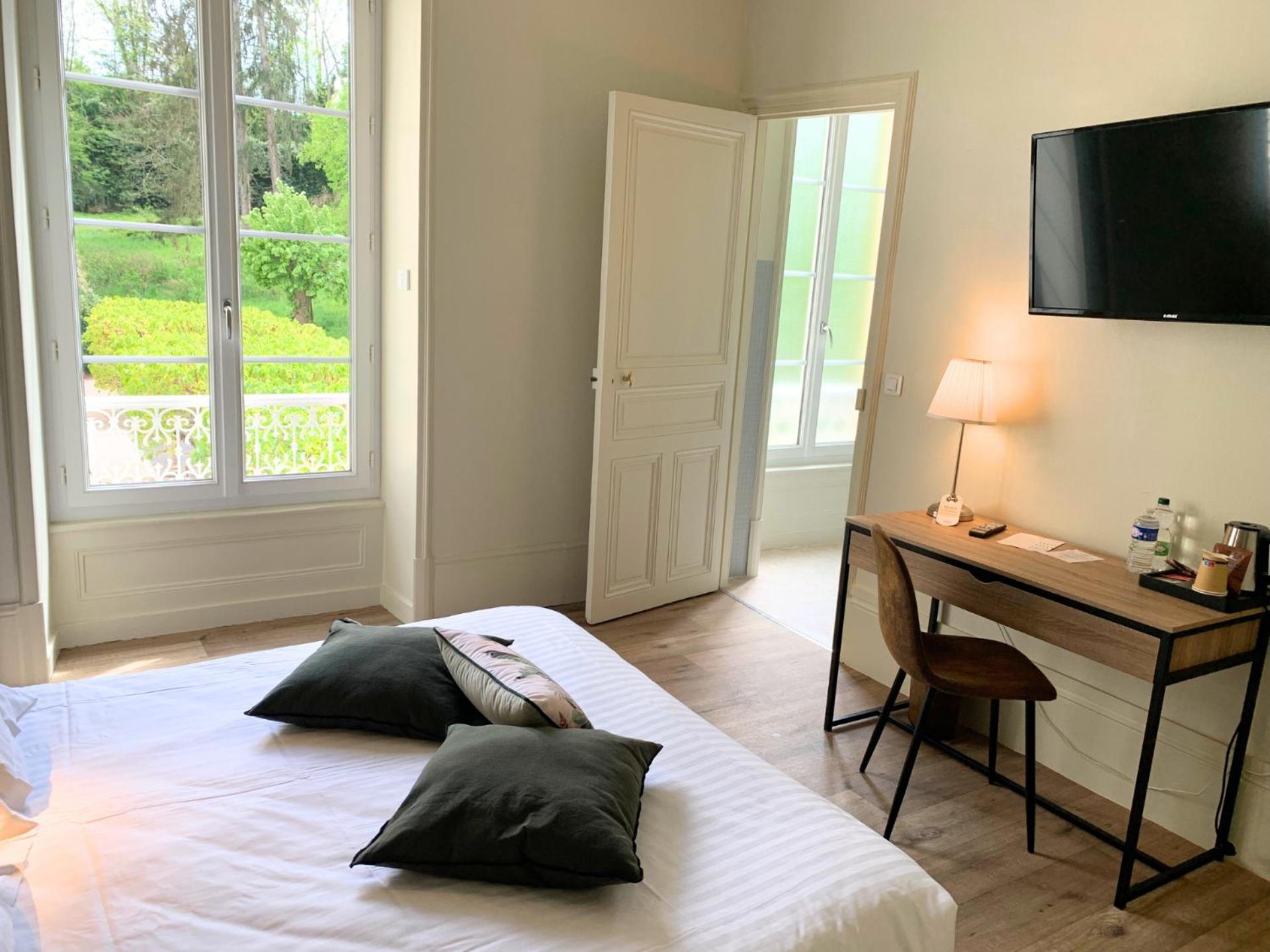 Grand Hotel De Bourbon-Lancy - Spa Et Restaurant - Logis 외부 사진